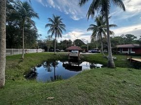 5800 Pinetree Rd, Parkland FL 33067
