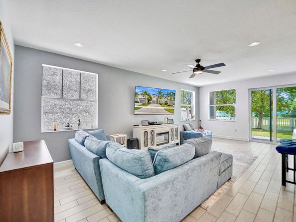 4700 NW 48th Ter, Tamarac FL 33319