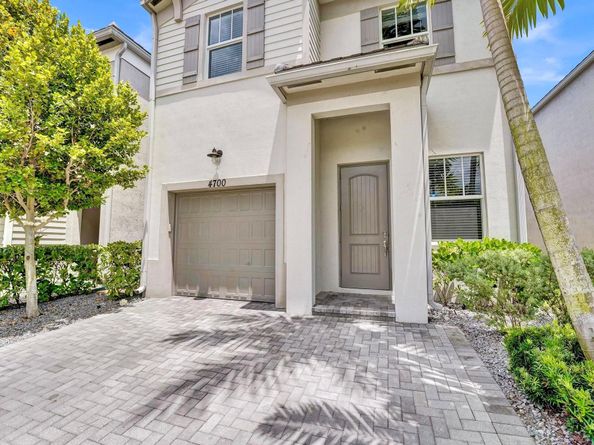 4700 NW 48th Ter, Tamarac FL 33319