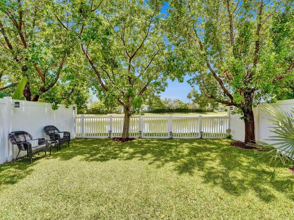4700 NW 48th Ter, Tamarac FL 33319