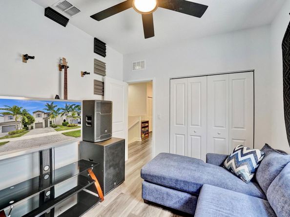 4700 NW 48th Ter, Tamarac FL 33319