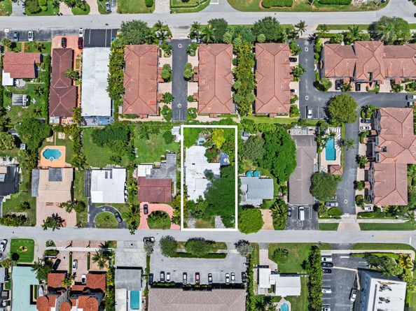1963 NE 6th St, Deerfield Beach FL 33441