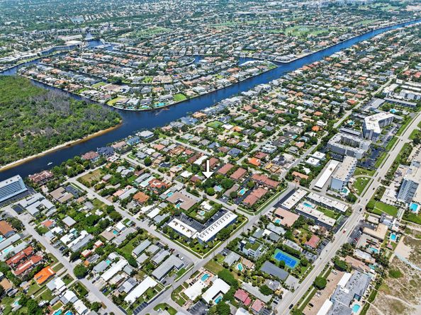 1963 NE 6th St, Deerfield Beach FL 33441