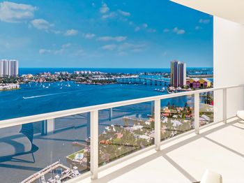 220 Lake Shore Drive