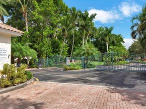 676 W Palm Aire Dr, Pompano Beach FL 33069