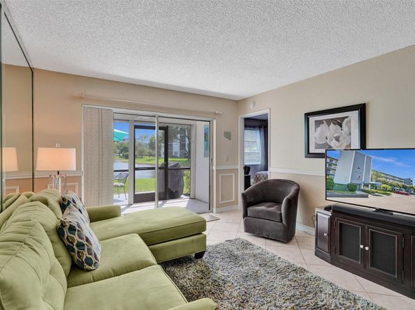 2226 N Cypress Bend Dr 109, Pompano Beach FL 33069