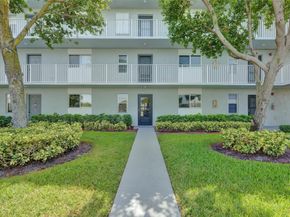 2226 N Cypress Bend Dr 109, Pompano Beach FL 33069