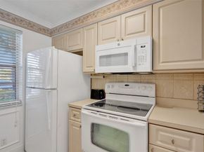 2226 N Cypress Bend Dr 109, Pompano Beach FL 33069