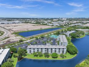 2226 N Cypress Bend Dr 109, Pompano Beach FL 33069
