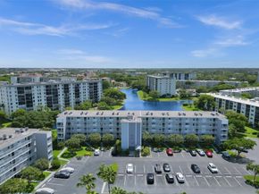 2226 N Cypress Bend Dr 109, Pompano Beach FL 33069