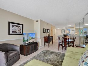 2226 N Cypress Bend Dr 109, Pompano Beach FL 33069