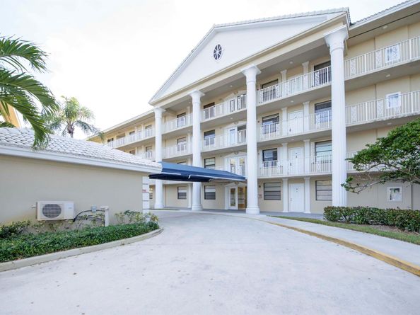 3515 Village Boulevard 304, West Palm Beach FL 33409