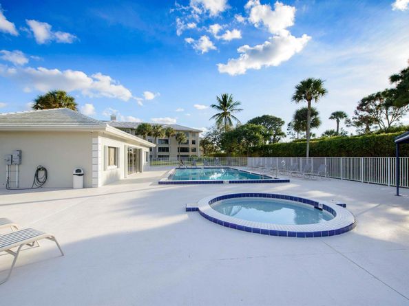 3515 Village Boulevard 304, West Palm Beach FL 33409