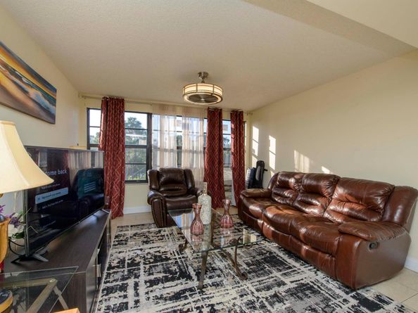 3515 Village Boulevard 304, West Palm Beach FL 33409