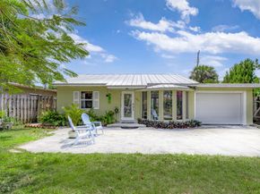 1940 Doffer Lane, North Palm Beach FL 33408