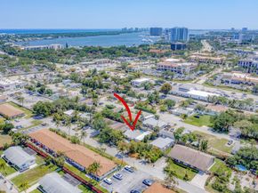 1940 Doffer Lane, North Palm Beach FL 33408