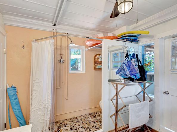 1940 Doffer Lane, North Palm Beach FL 33408