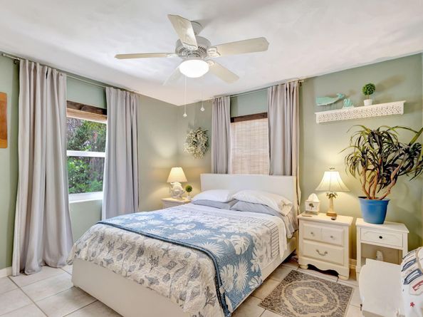 1940 Doffer Lane, North Palm Beach FL 33408