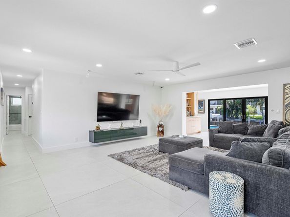 952 Mccleary Street, Delray Beach FL 33483