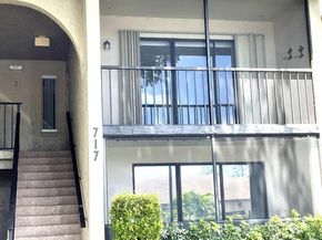 717 Sunny Pine Way D2, Greenacres FL 33415