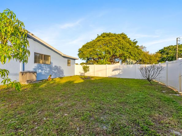 2041 SW 35 Avenue, Fort Lauderdale FL 33312