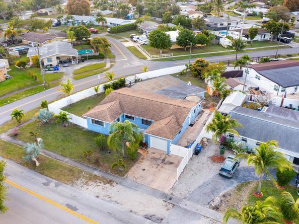 2041 SW 35 Avenue, Fort Lauderdale FL 33312