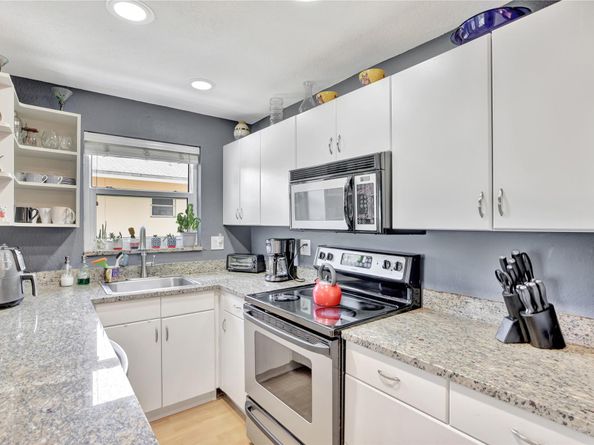 2715 NE 49th St 205, Fort Lauderdale FL 33308