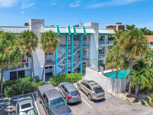 2715 NE 49th St 205, Fort Lauderdale FL 33308