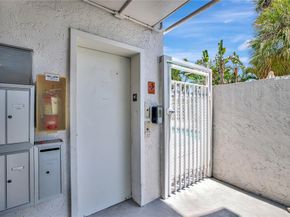2715 NE 49th St 205, Fort Lauderdale FL 33308