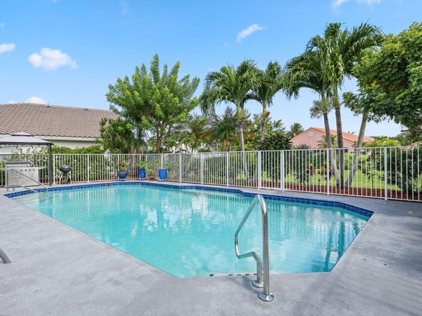 2532 Egret Lake Drive, Greenacres FL 33413