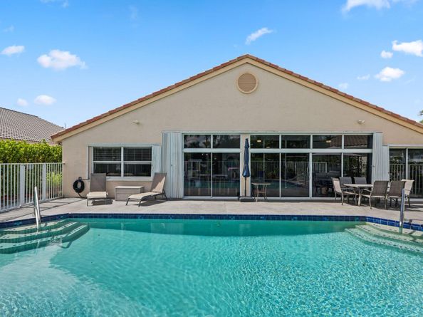 2532 Egret Lake Drive, Greenacres FL 33413