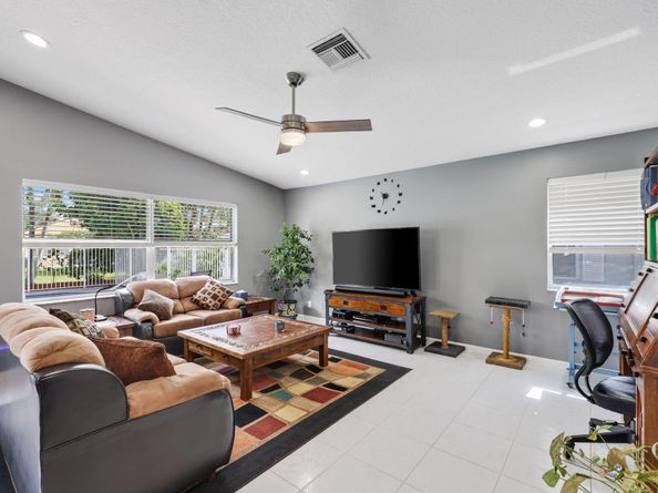 2532 Egret Lake Drive, Greenacres FL 33413