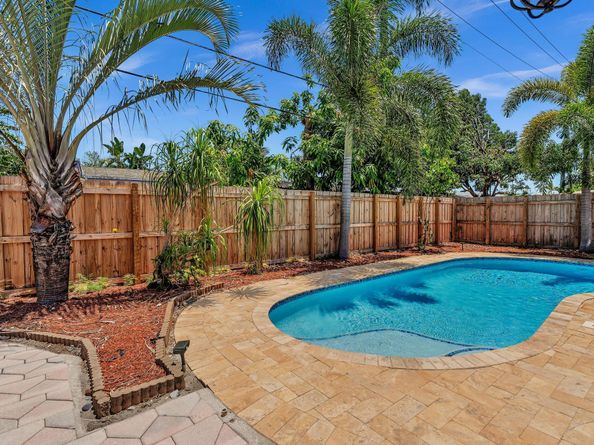 2920 NE 8th Terrace, Pompano Beach FL 33064