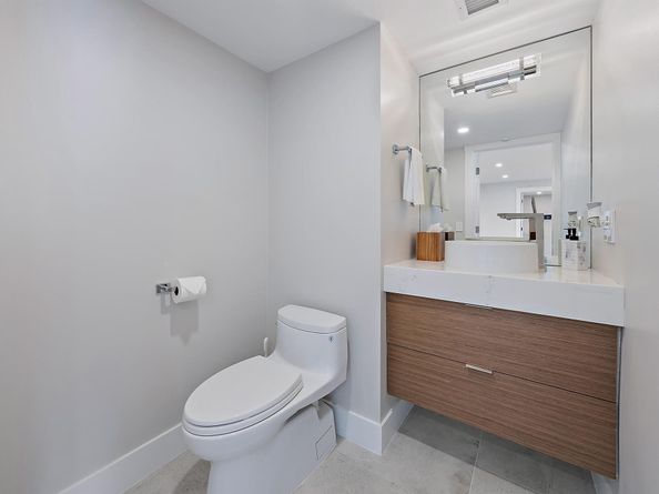 5200 N Ocean Drive 2003, Singer Island FL 33404