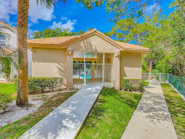 208 Jones Creek Drive, Jupiter FL 33458