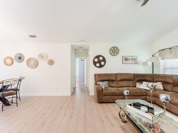 8950 NW 45th Ct, Coral Springs FL 33065