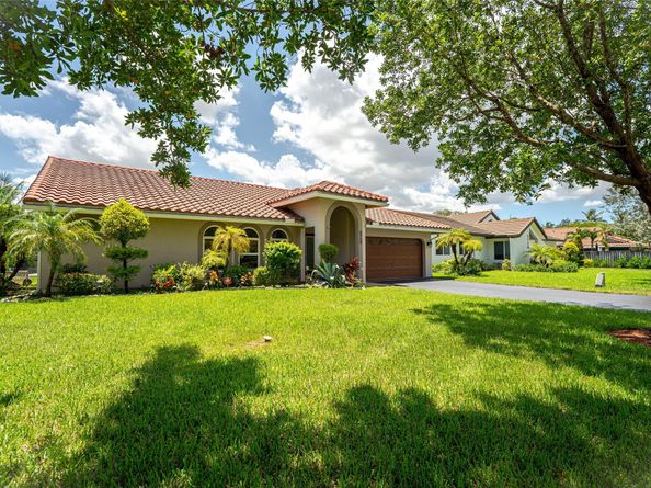8950 NW 45th Ct, Coral Springs FL 33065
