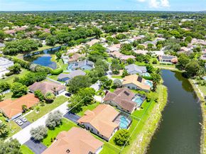 8950 NW 45th Ct, Coral Springs FL 33065