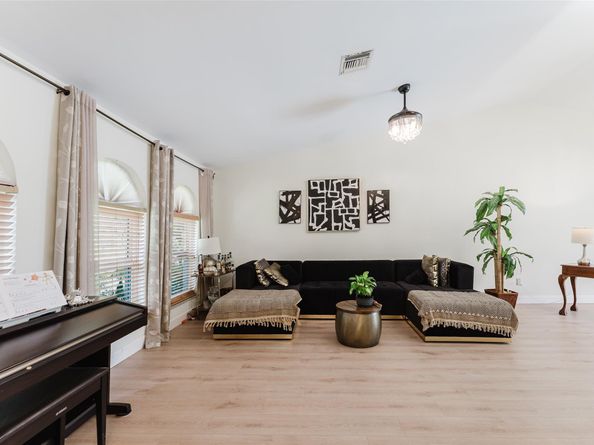 8950 NW 45th Ct, Coral Springs FL 33065