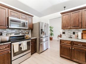 8950 NW 45th Ct, Coral Springs FL 33065