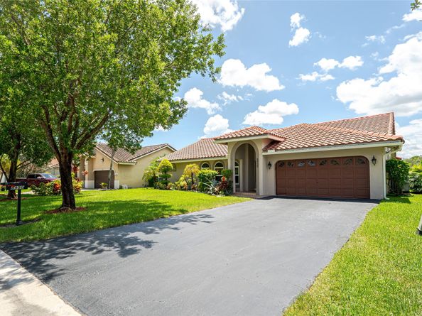 8950 NW 45th Ct, Coral Springs FL 33065
