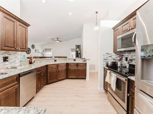8950 NW 45th Ct, Coral Springs FL 33065