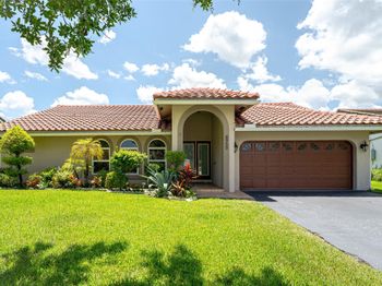 8950 NW 45th Ct