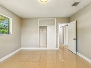95 NE 128th St, North Miami FL 33161