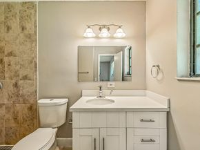 95 NE 128th St, North Miami FL 33161