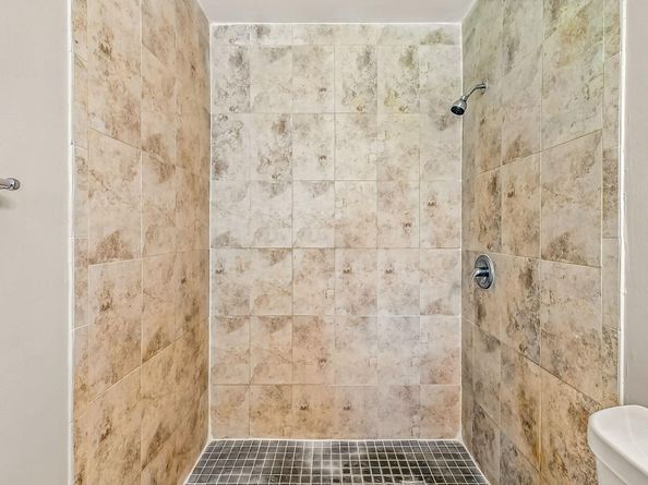 95 NE 128th St, North Miami FL 33161