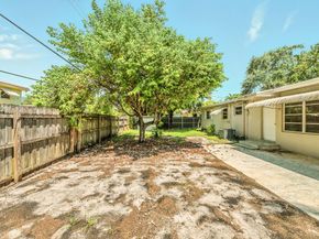 95 NE 128th St, North Miami FL 33161