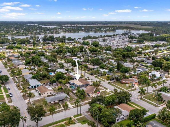 808 Wright Drive, Lake Worth Beach FL 33461