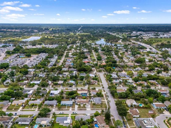 808 Wright Drive, Lake Worth Beach FL 33461
