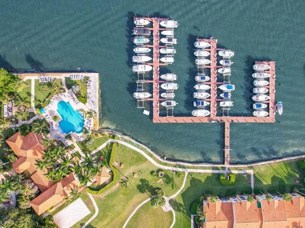 140 Yacht Club Way 109, Hypoluxo FL 33462